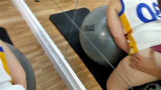 ME FOLLA Y CHUPO SU POLLA EN EL GIMNASIO DE LA UNIVERSIDAD(PARTE 1)